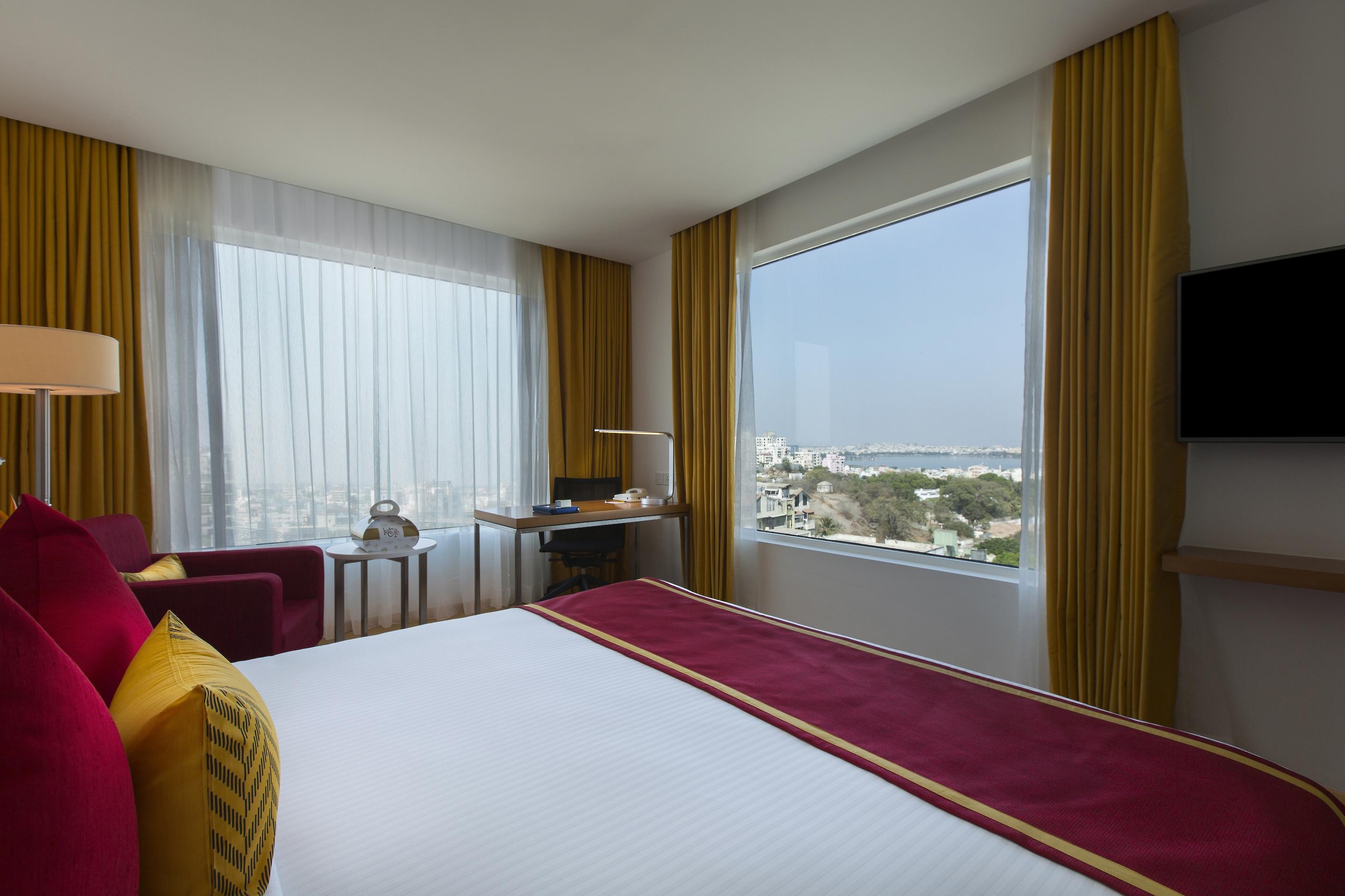 Mercure Hyderabad Kcp Banjara Hills, An Accor Hotel Kültér fotó A room at the hotel