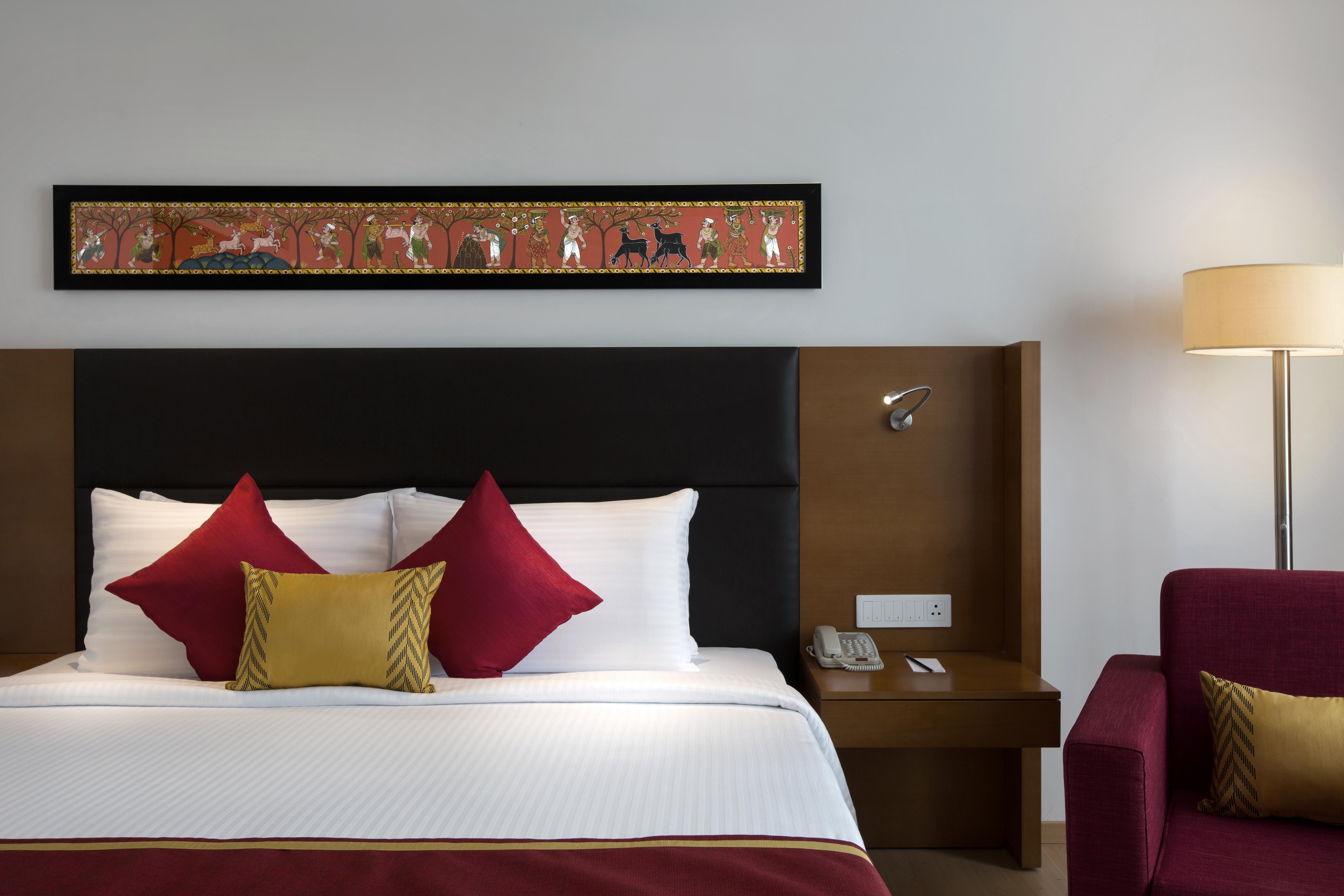 Mercure Hyderabad Kcp Banjara Hills, An Accor Hotel Kültér fotó A room at the Taj Bengal