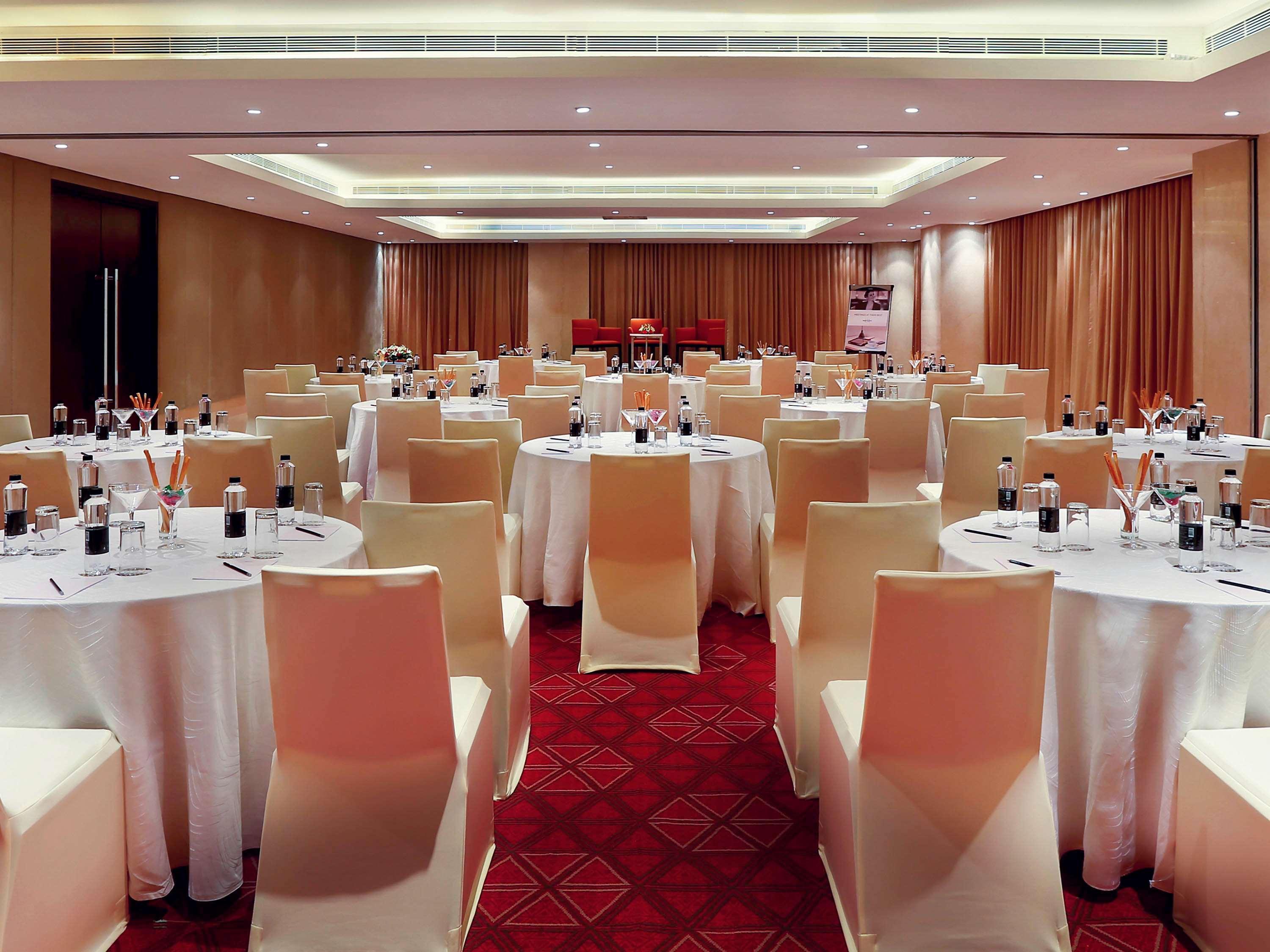 Mercure Hyderabad Kcp Banjara Hills, An Accor Hotel Kültér fotó Meeting room