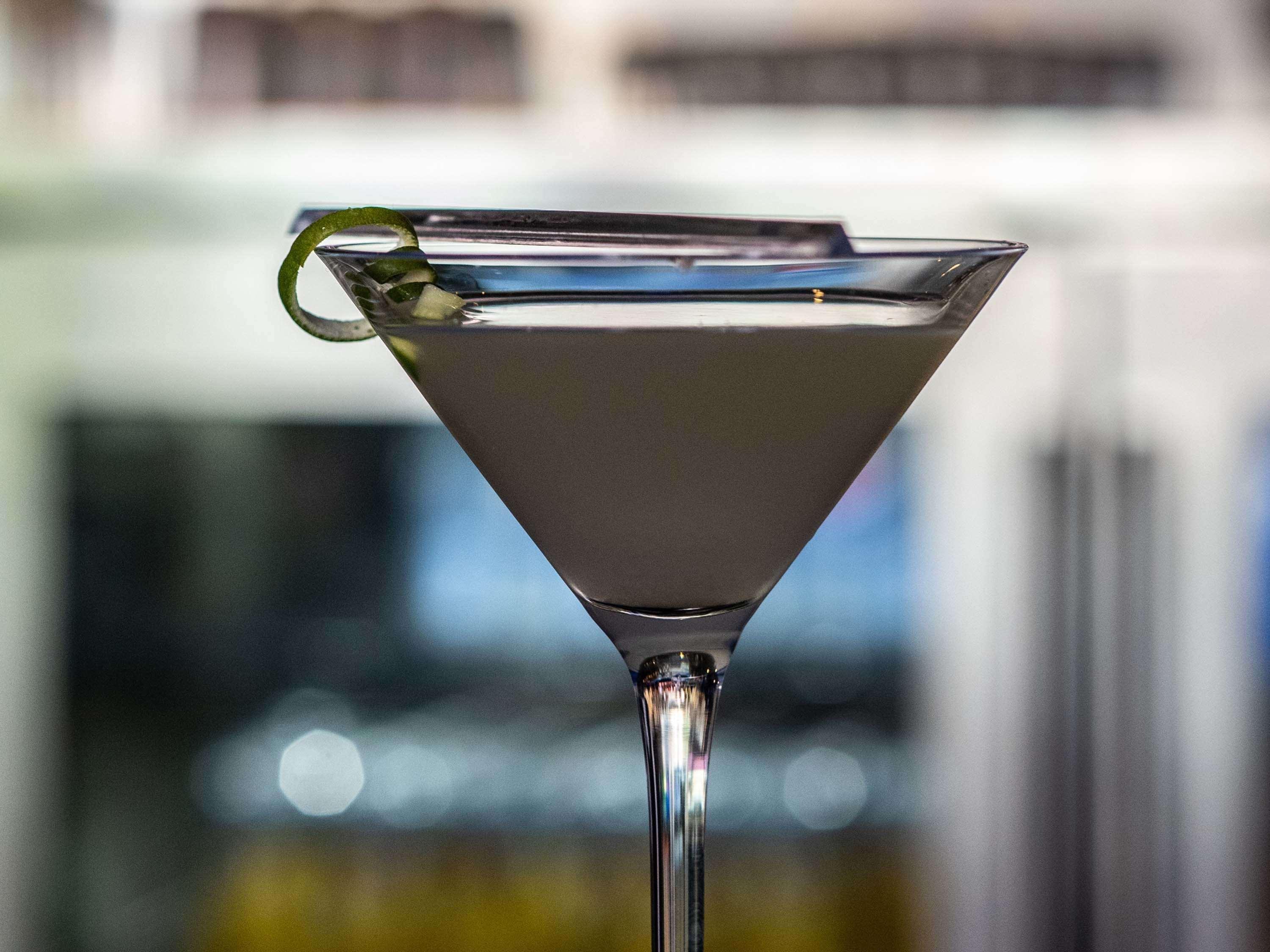 Mercure Hyderabad Kcp Banjara Hills, An Accor Hotel Kültér fotó A Vesper cocktail