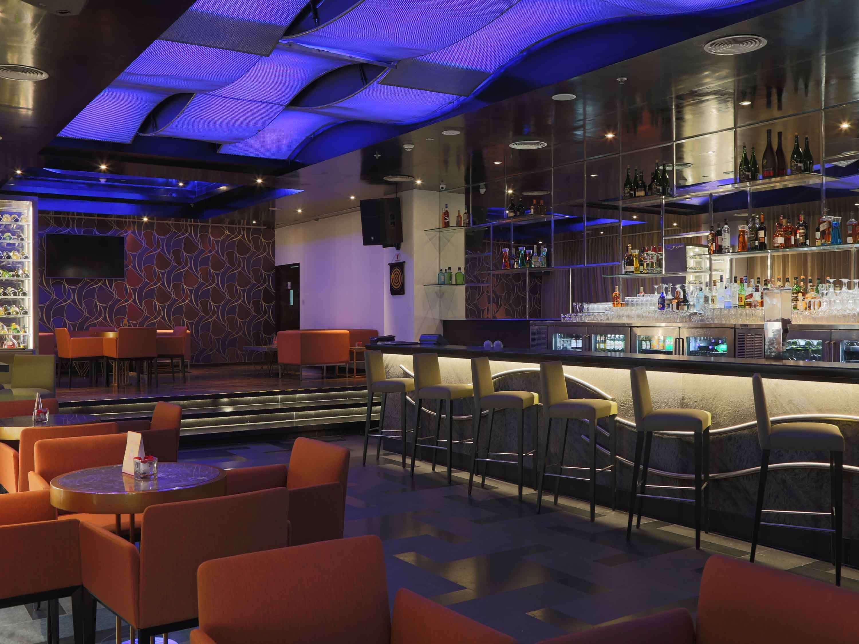 Mercure Hyderabad Kcp Banjara Hills, An Accor Hotel Kültér fotó The bar at the 101 bar