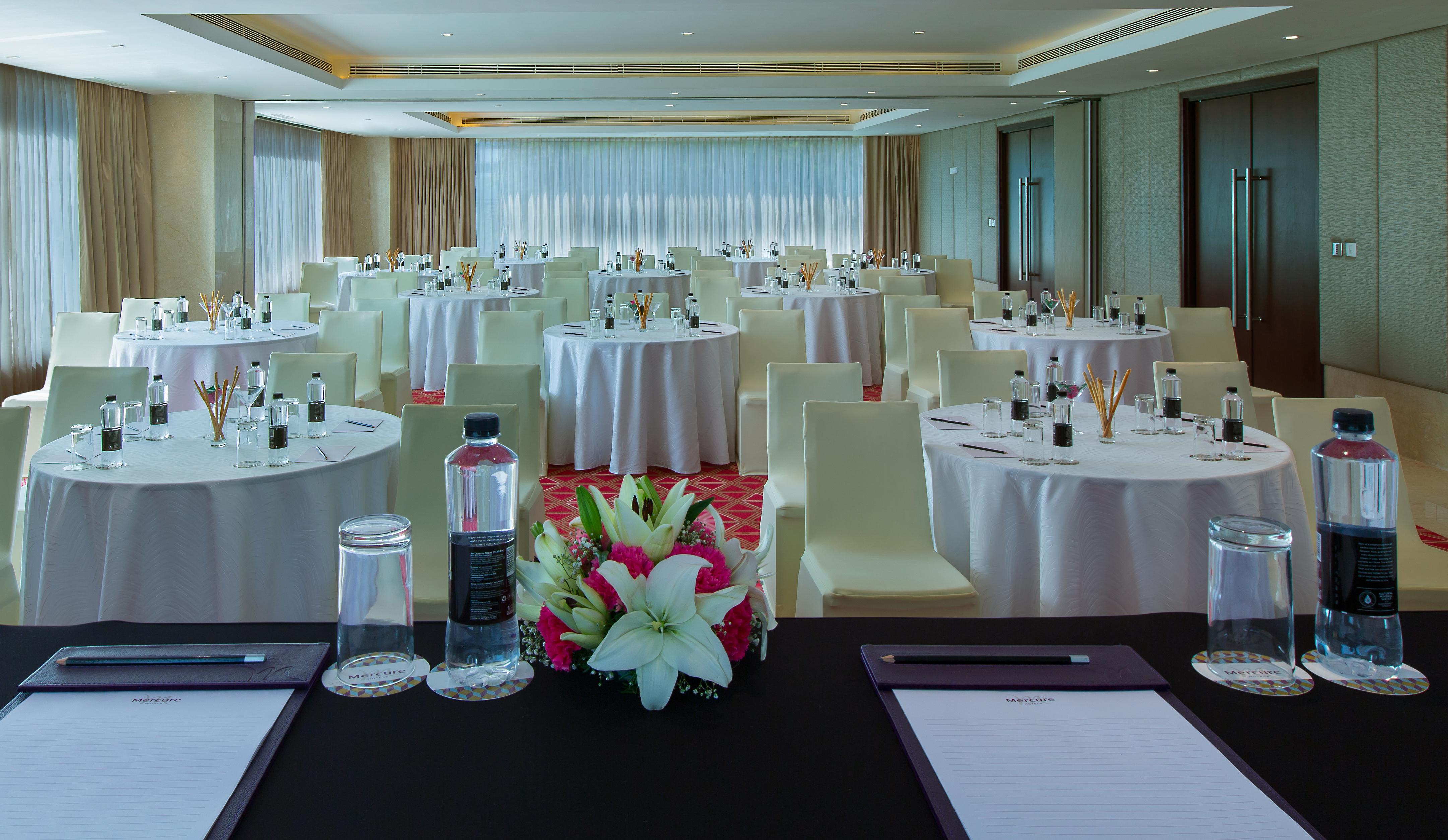 Mercure Hyderabad Kcp Banjara Hills, An Accor Hotel Kültér fotó Meeting room
