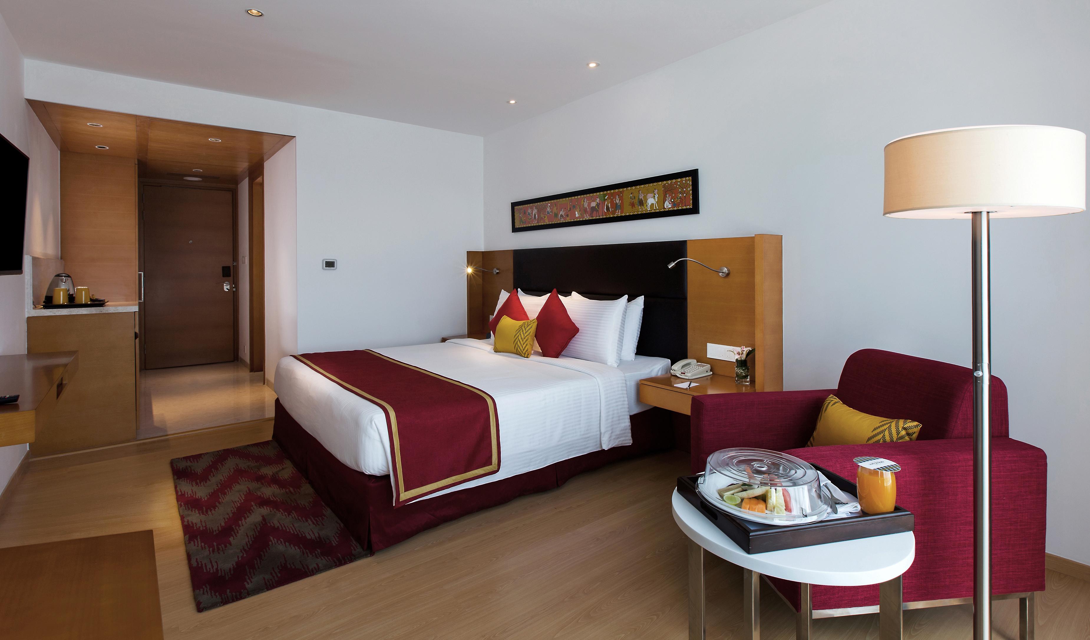 Mercure Hyderabad Kcp Banjara Hills, An Accor Hotel Kültér fotó A room at the Taj Bengal