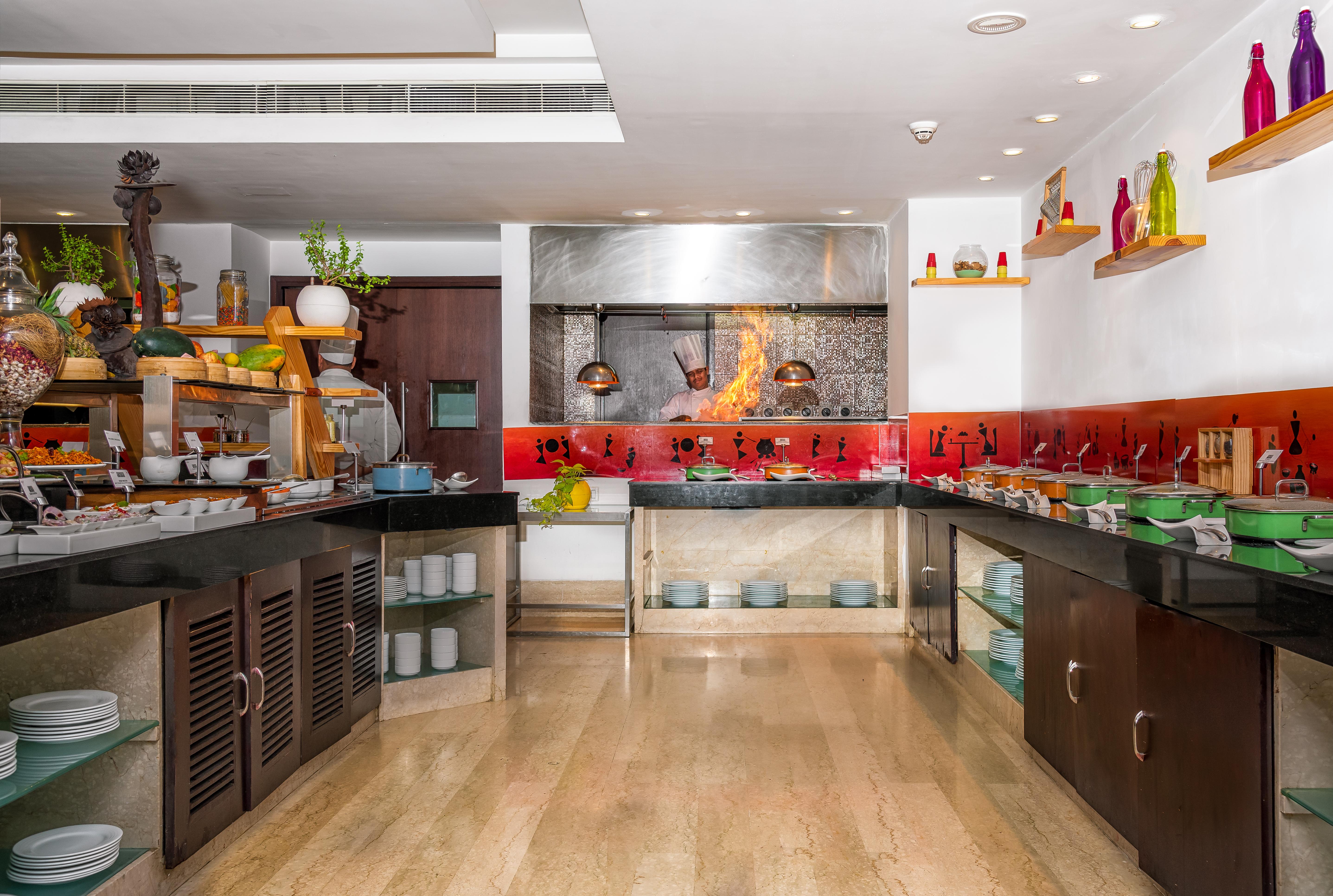 Mercure Hyderabad Kcp Banjara Hills, An Accor Hotel Kültér fotó A commercial kitchen