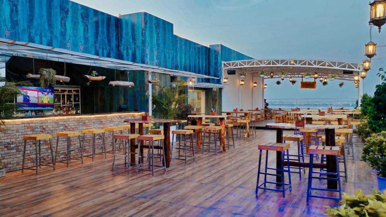 Mercure Hyderabad Kcp Banjara Hills, An Accor Hotel Kültér fotó Sky Bar